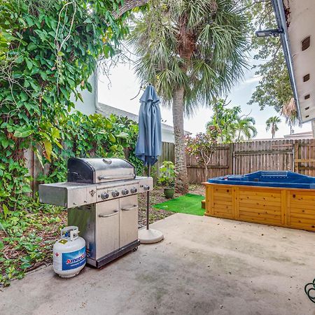 Cape Canaveral Cottage With Hot Tub Walk To Beach Eksteriør billede